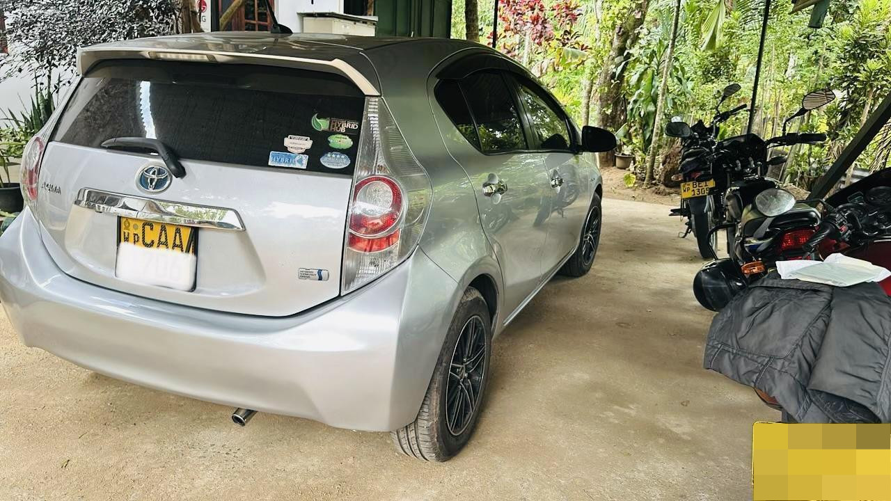 Toyota Aqua 2014 - பயன்படுத்தப்பட்டது கார் sale in Sri Lanka - patpat.lk
