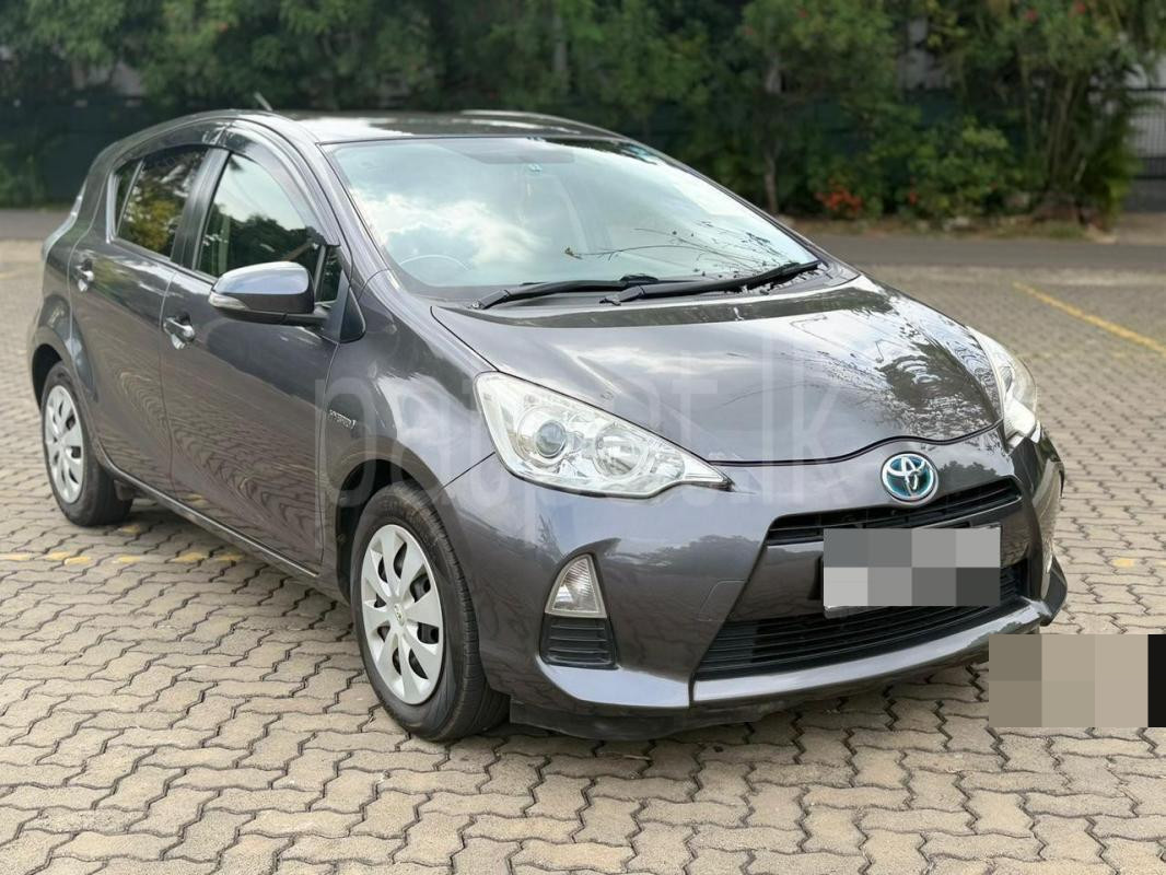 Toyota Aqua 2014 - பயன்படுத்தப்பட்டது கார் sale in Sri Lanka - patpat.lk