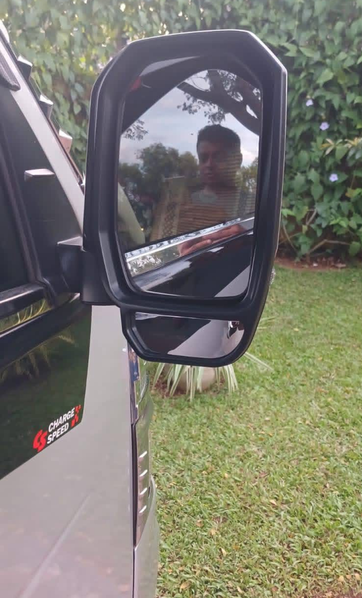 Toyota Hiace 2007 - பயன்படுத்தப்பட்டது வேன் sale in Sri Lanka - patpat.lk