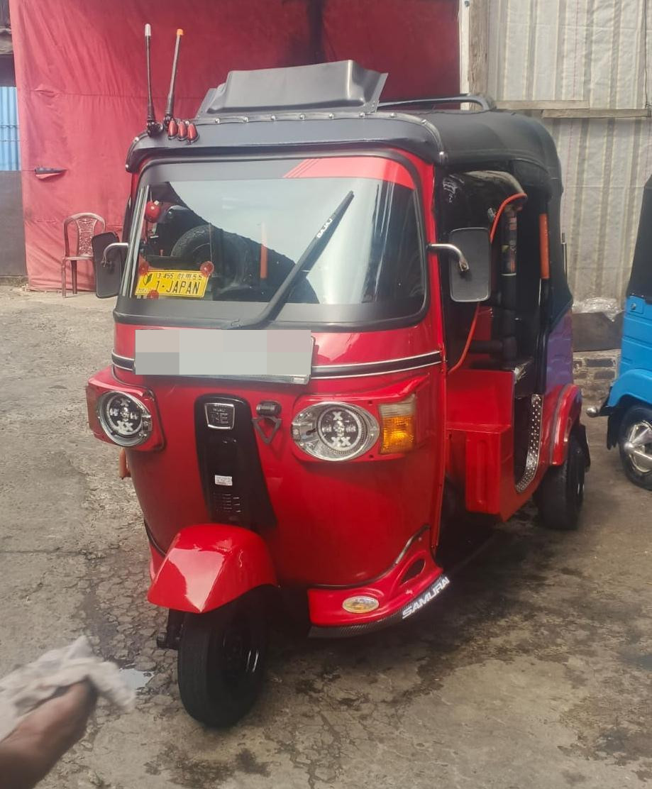 Bajaj Three Wheel 2007 ads-image-1