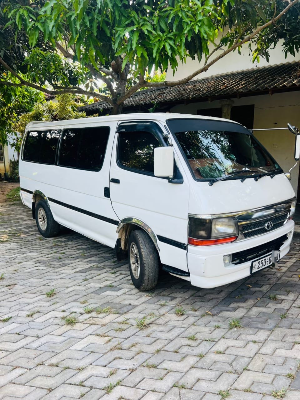 Toyota Hiace 1997 - Used Van sale in Sri Lanka - patpat.lk