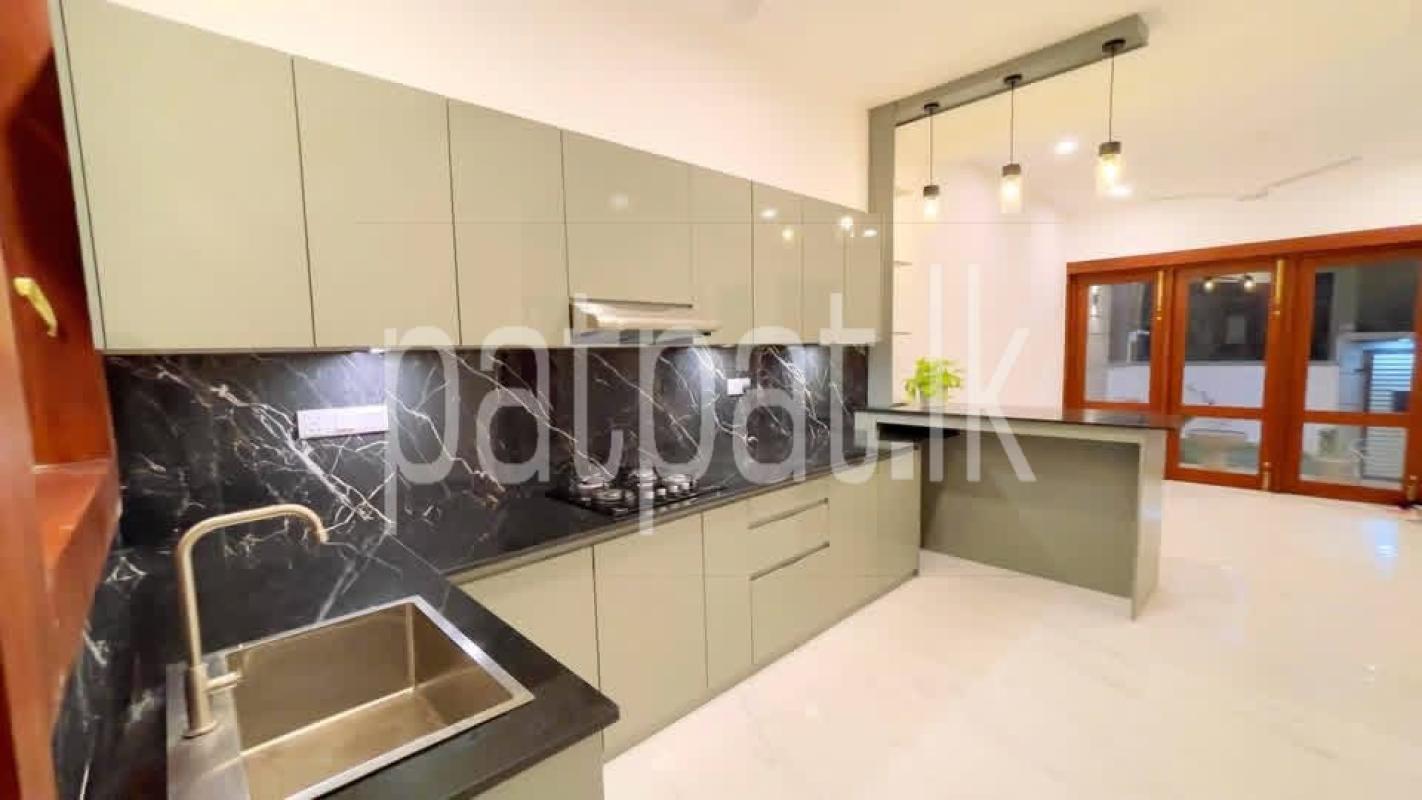 House for Sale in Athurugiriya