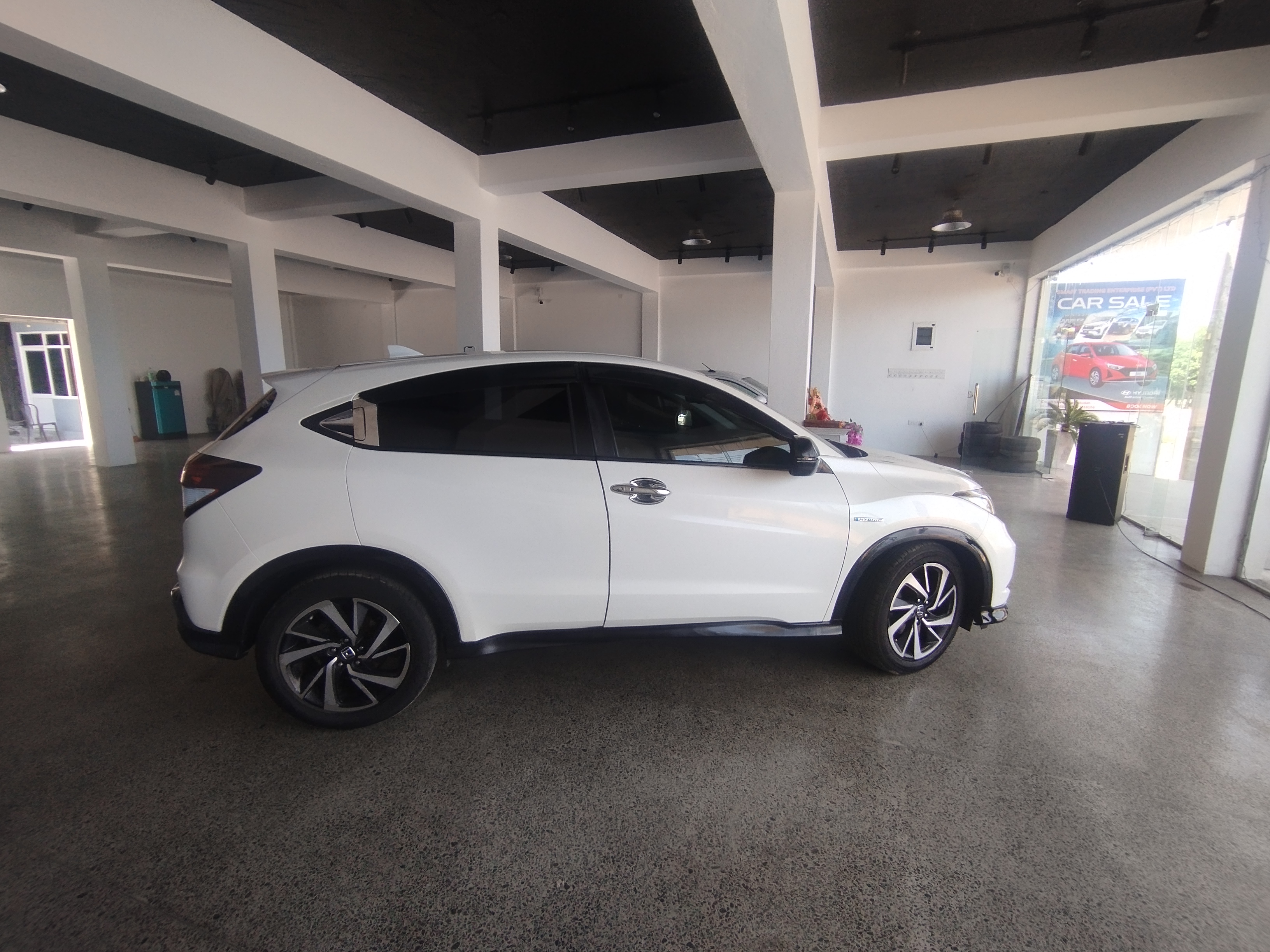 Honda Vezel 2017 - பயன்படுத்தப்பட்டது SUV sale in Sri Lanka - patpat.lk