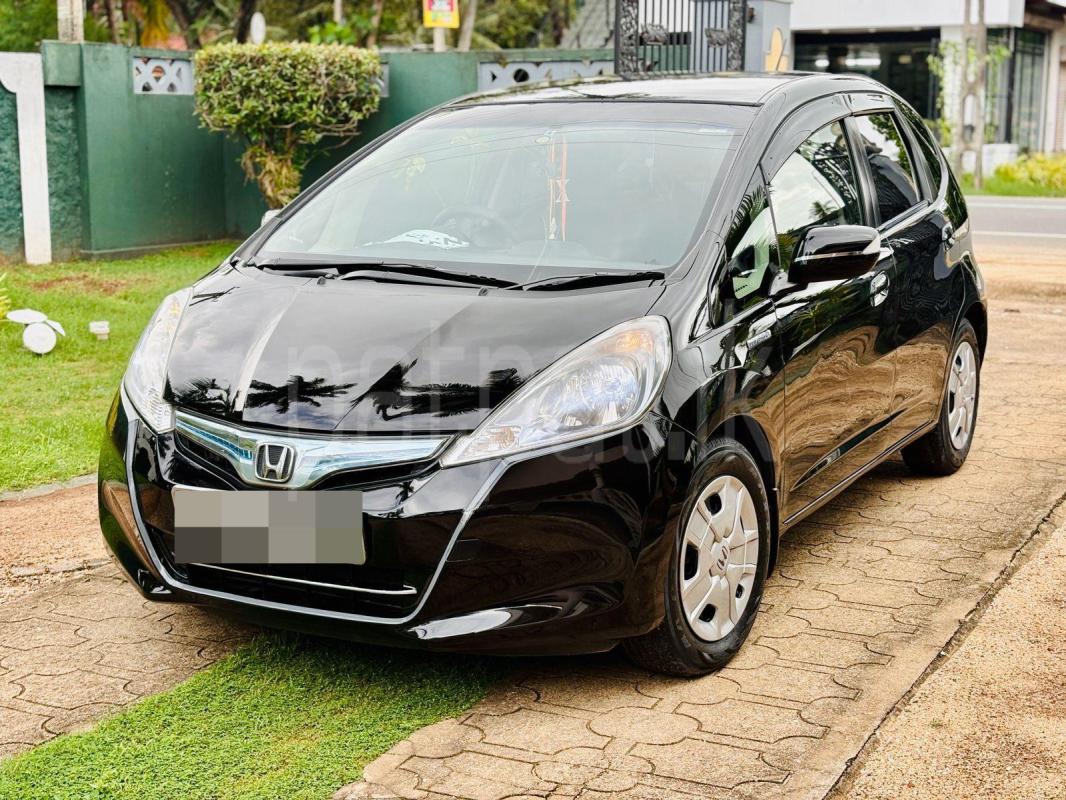 Honda Fit 2013 - பயன்படுத்தப்பட்டது கார் sale in Sri Lanka - patpat.lk