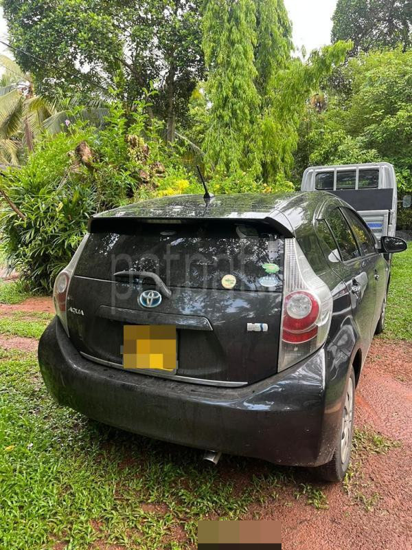 Toyota Aqua 2012 - பயன்படுத்தப்பட்டது கார் sale in Sri Lanka - patpat.lk
