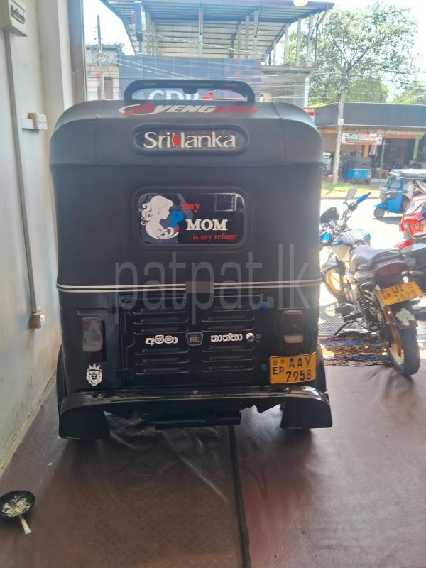 Bajaj Three Wheel 2015 - மறுசீரமைக்கப்பட்டது முச்சக்கர வண்டி sale in Sri Lanka - patpat.lk