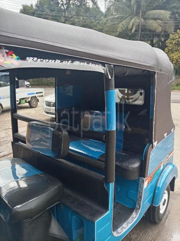 Bajaj 4 stroke 2011 - பயன்படுத்தப்பட்டது முச்சக்கர வண்டி sale in Sri Lanka - patpat.lk