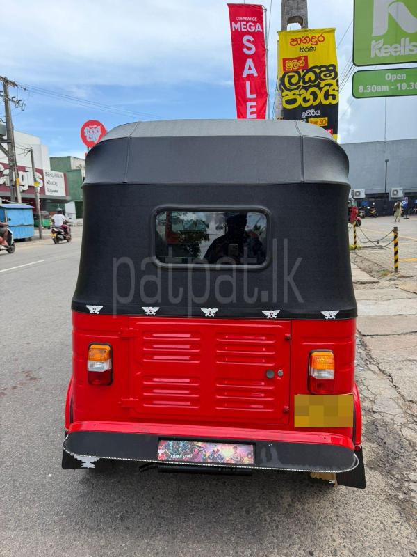 Bajaj Three Wheel 2016 - பயன்படுத்தப்பட்டது முச்சக்கர வண்டி sale in Sri Lanka - patpat.lk