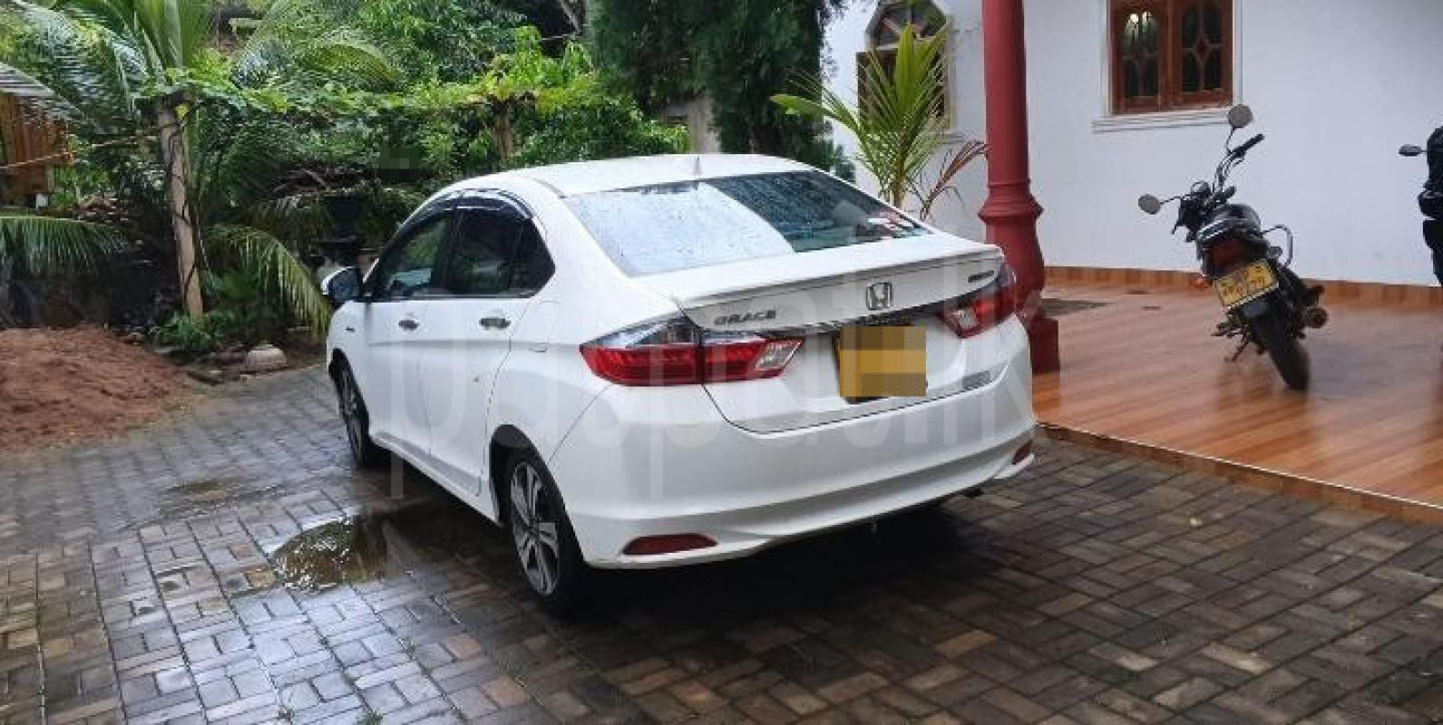 Honda Grace 2016 - பயன்படுத்தப்பட்டது கார் sale in Sri Lanka - patpat.lk