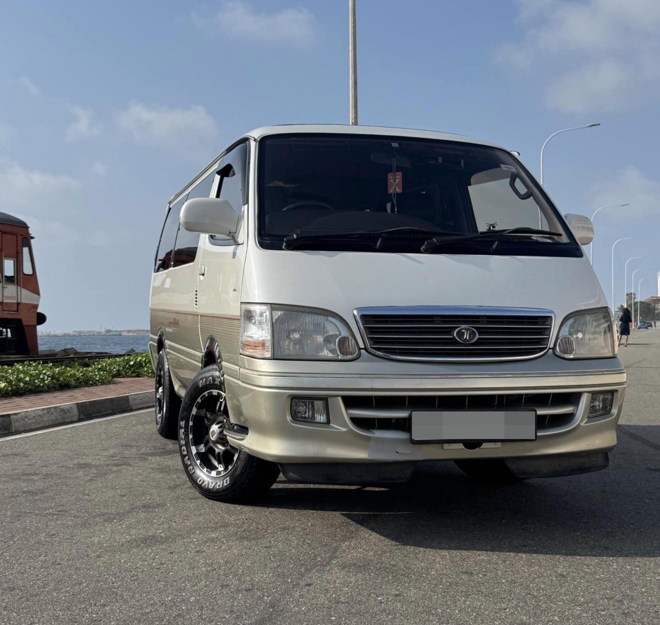 Toyota Hiace 2004 - Used Van sale in Sri Lanka - patpat.lk