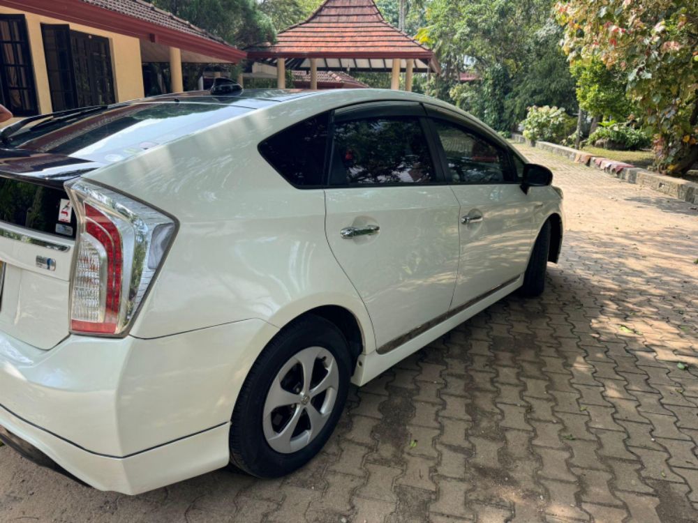 Toyota Prius 2013 - Used Car sale in Sri Lanka - patpat.lk