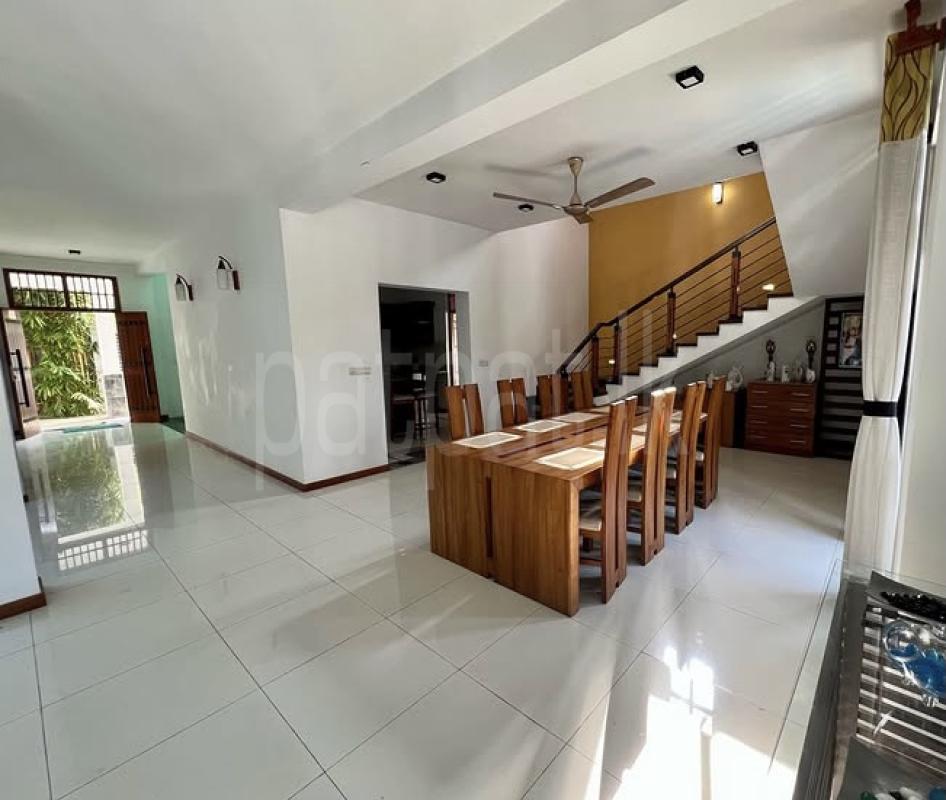 House for Sale in Talawatugoda