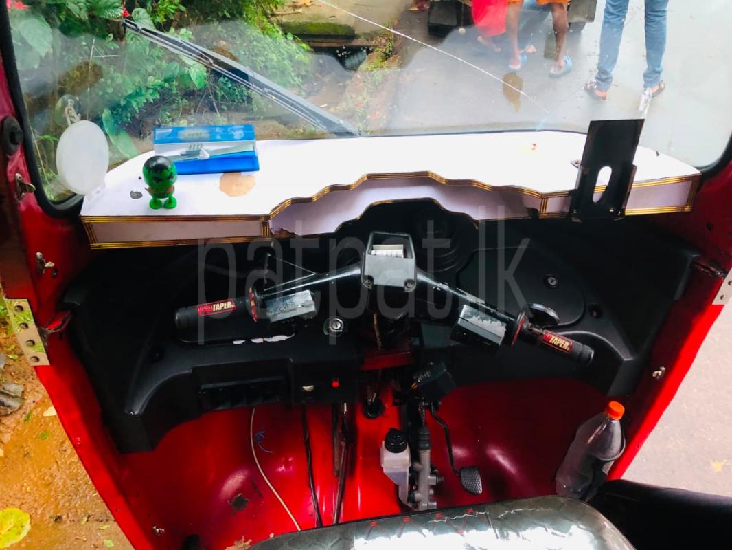 Bajaj 4 stroke 2017 - Used Three wheeler sale in Sri Lanka - patpat.lk