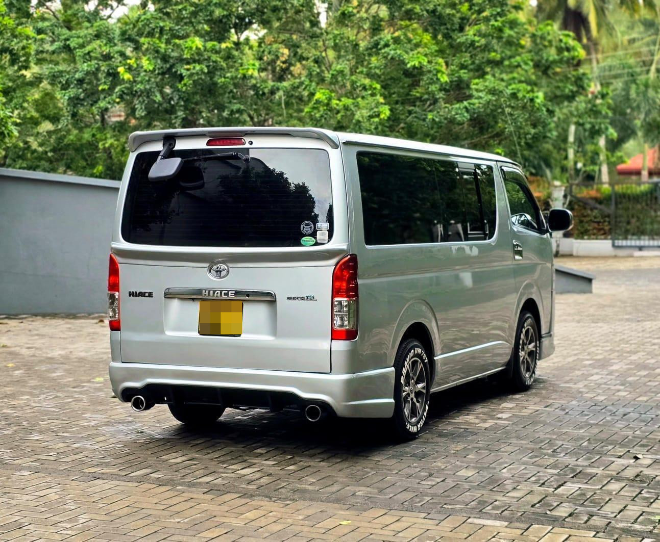 Toyota Super GL 2011 - பயன்படுத்தப்பட்டது வேன் sale in Sri Lanka - patpat.lk