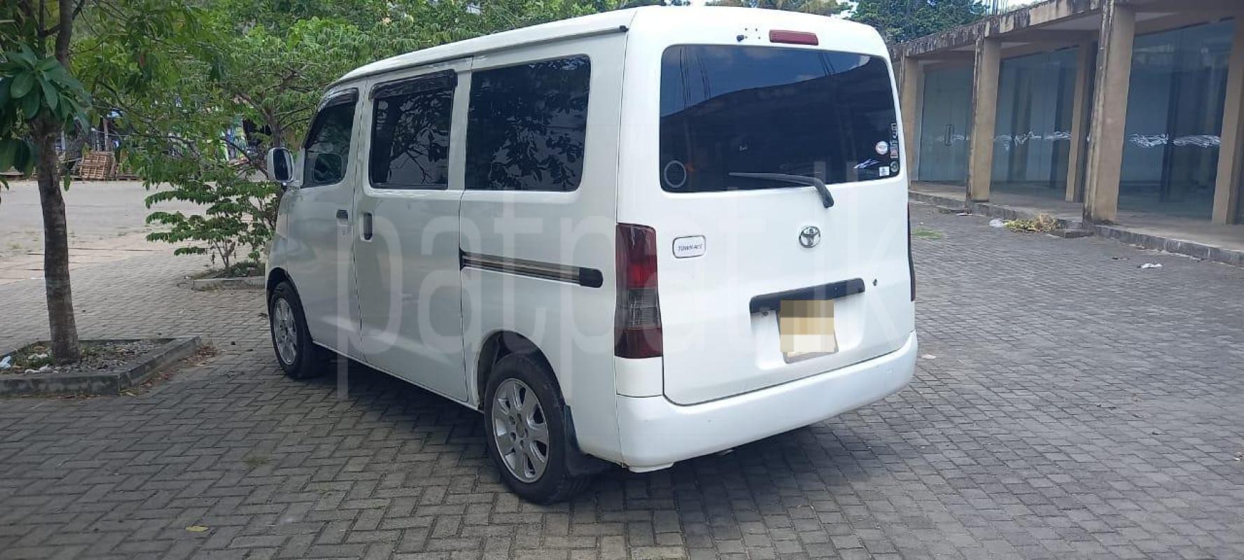 Toyota TownAce 2008 - பயன்படுத்தப்பட்டது வேன் sale in Sri Lanka - patpat.lk