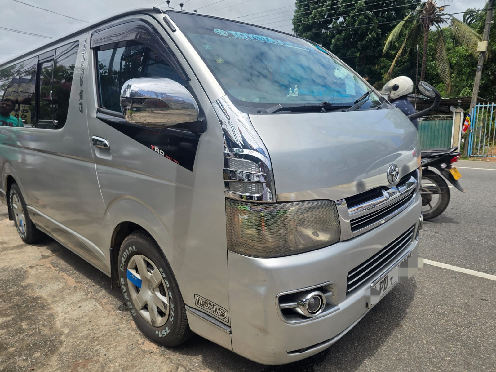Toyota Super GL 2006 - பயன்படுத்தப்பட்டது வேன் sale in Sri Lanka - patpat.lk
