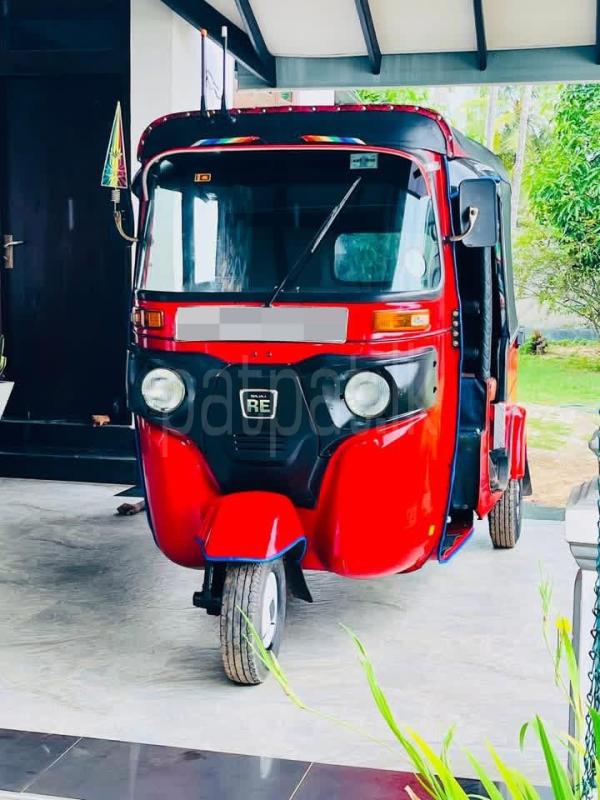 Bajaj Three Wheel 2018 - பயன்படுத்தப்பட்டது முச்சக்கர வண்டி sale in Sri Lanka - patpat.lk