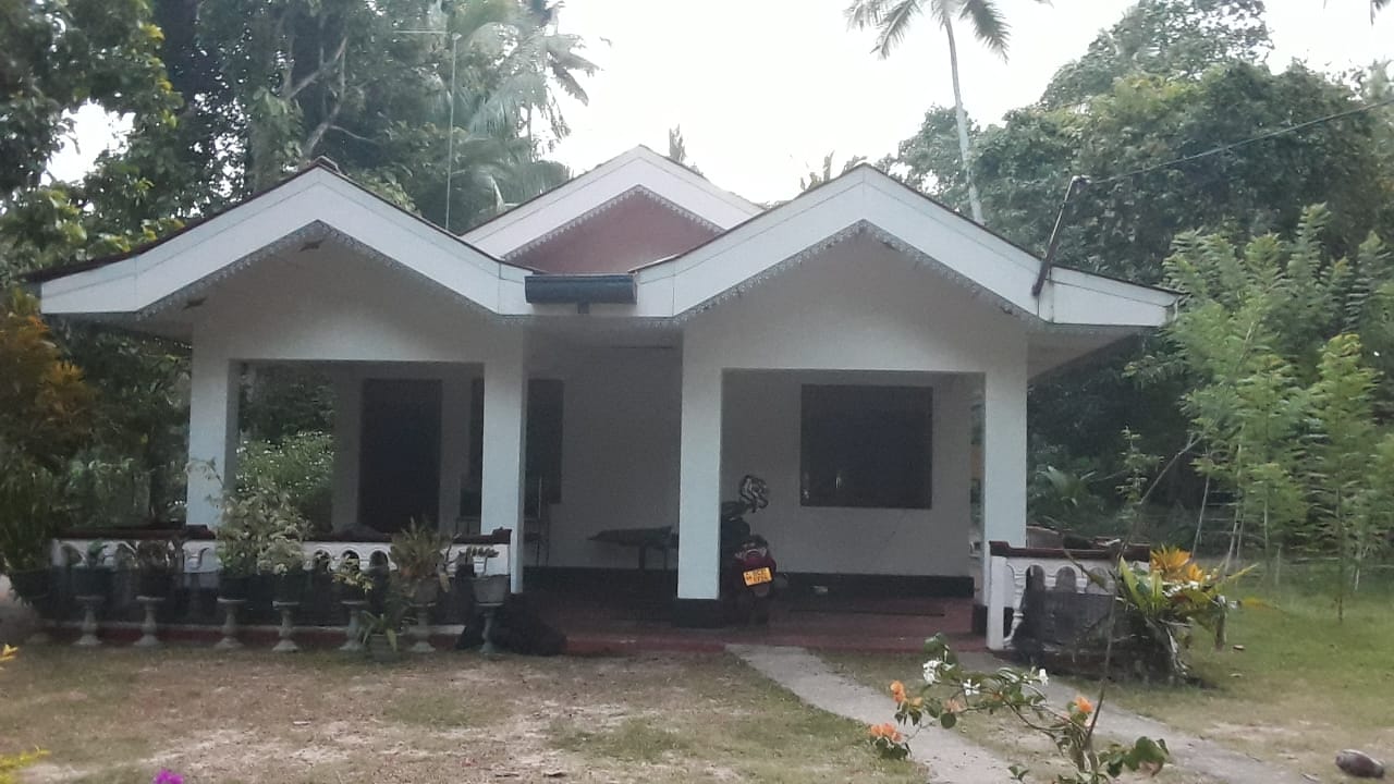 House for Sale in Wennappuwa