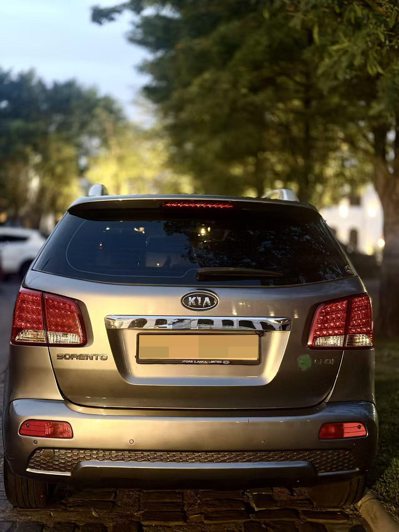 KIA Sorento 2011 - பயன்படுத்தப்பட்டது SUV sale in Sri Lanka - patpat.lk