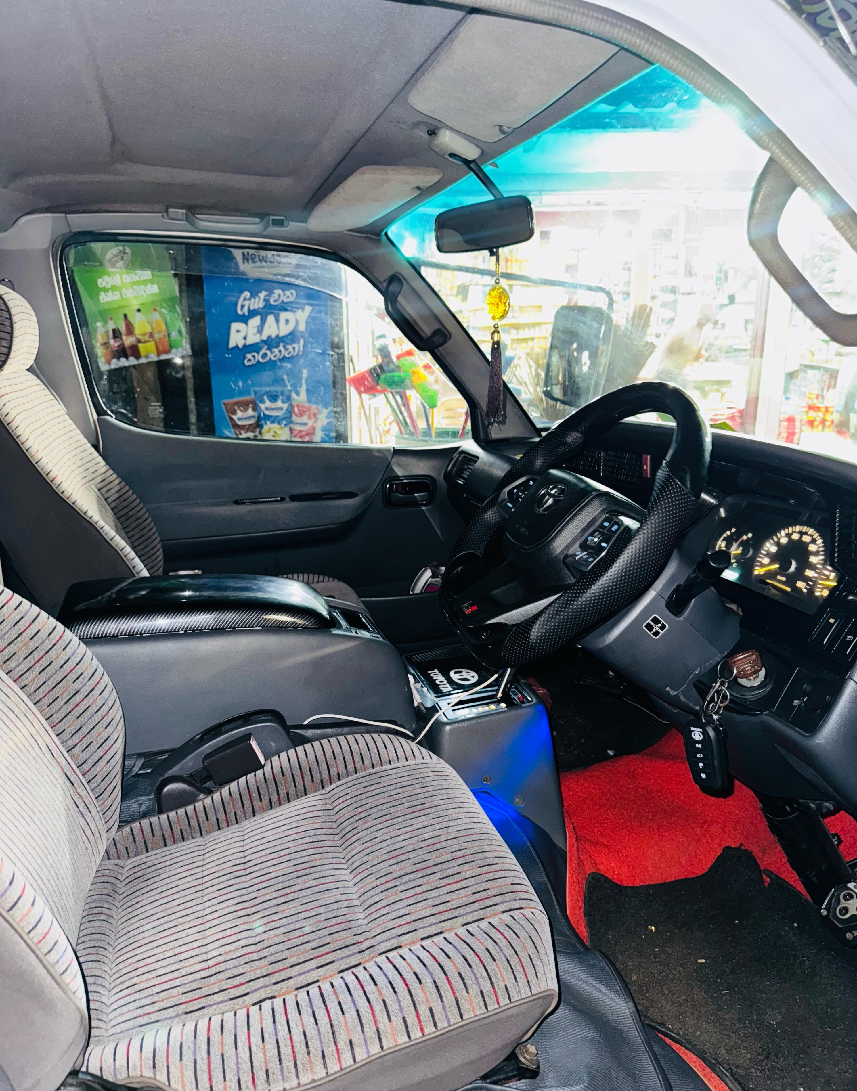 Toyota Hiace 2000 - Used Van sale in Sri Lanka - patpat.lk