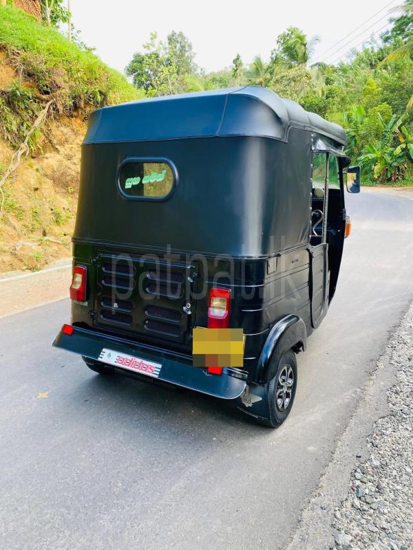 Bajaj 4 stroke 2018 - பயன்படுத்தப்பட்டது முச்சக்கர வண்டி sale in Sri Lanka - patpat.lk