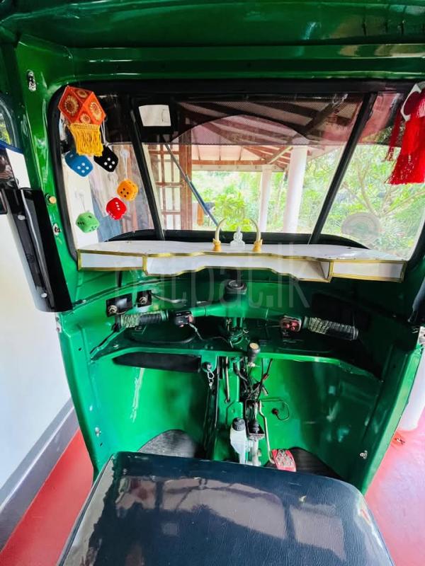 Bajaj 2 stroke 2005 - பயன்படுத்தப்பட்டது முச்சக்கர வண்டி sale in Sri Lanka - patpat.lk