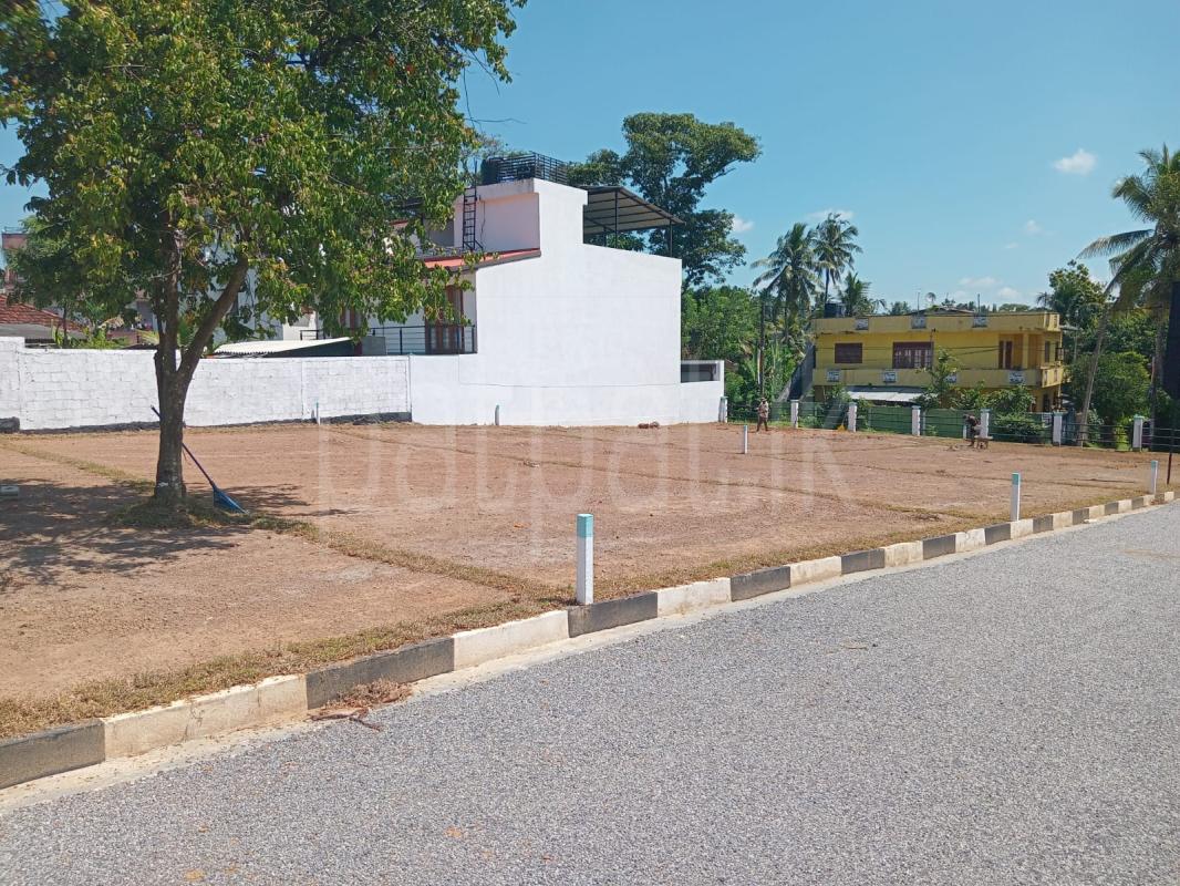 Residential Land for Sale in Talawatugoda