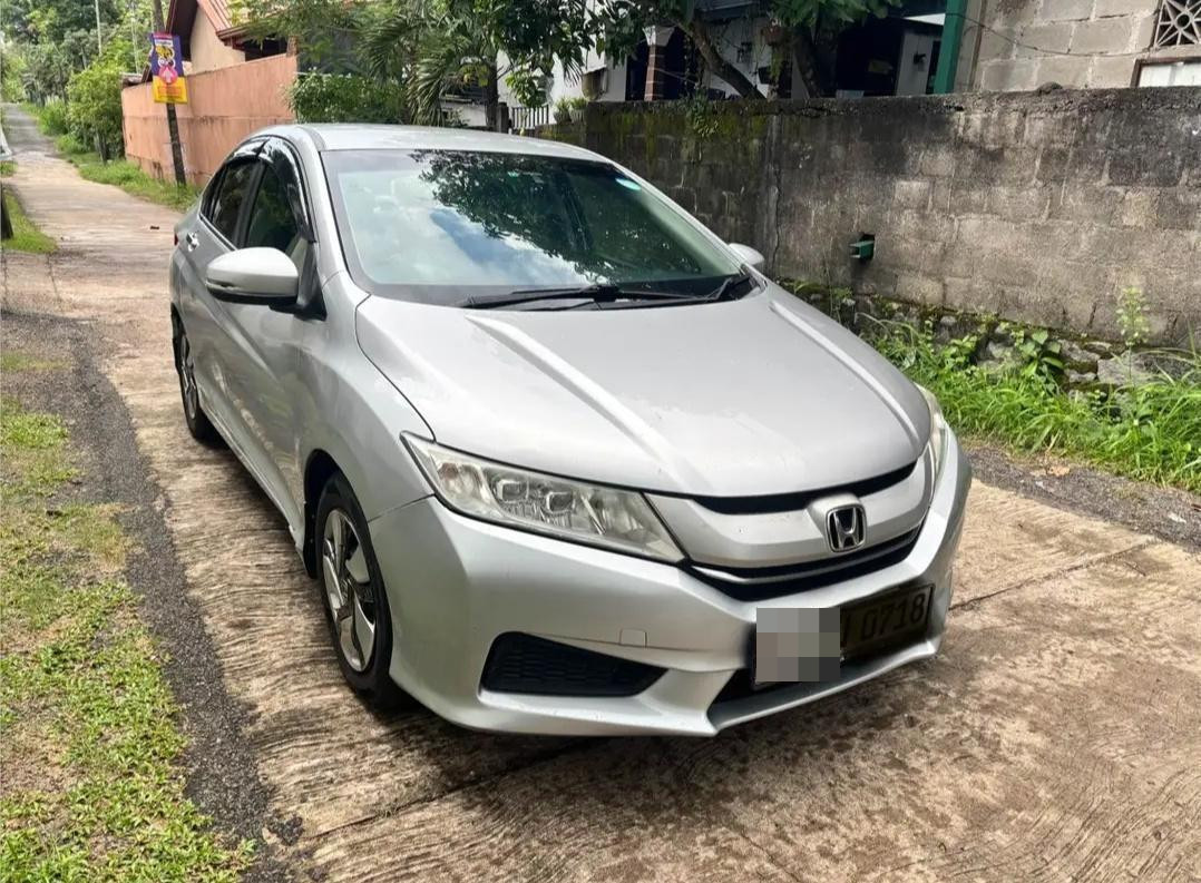 Honda Grace 2017 - பயன்படுத்தப்பட்டது கார் sale in Sri Lanka - patpat.lk