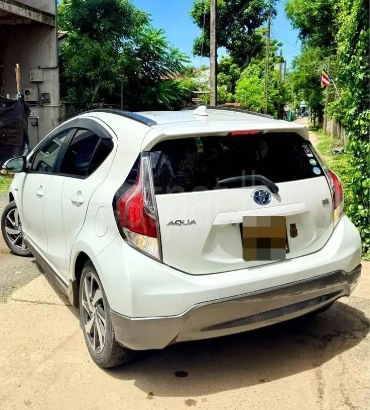 Toyota Aqua 2015 - பயன்படுத்தப்பட்டது கார் sale in Sri Lanka - patpat.lk