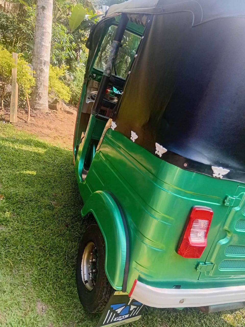 Bajaj Three Wheel 2015 - பயன்படுத்தப்பட்டது முச்சக்கர வண்டி sale in Sri Lanka - patpat.lk