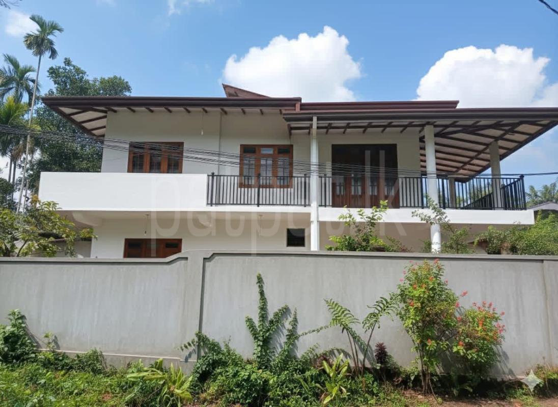 House for Sale in Spring Valley ads-image-1