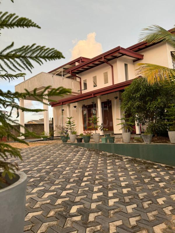 House for Sale in Ahungalla ads-image-1