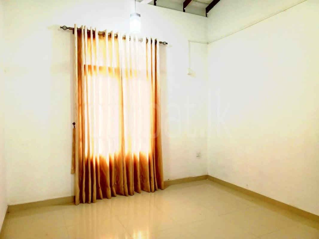 House for Sale in Athurugiriya