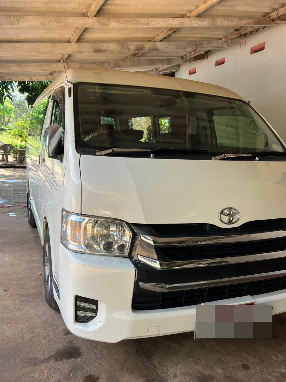 Toyota Hiace 2008 - භාවිතා කරන ලද වෑන් රථය sale in Sri Lanka - patpat.lk