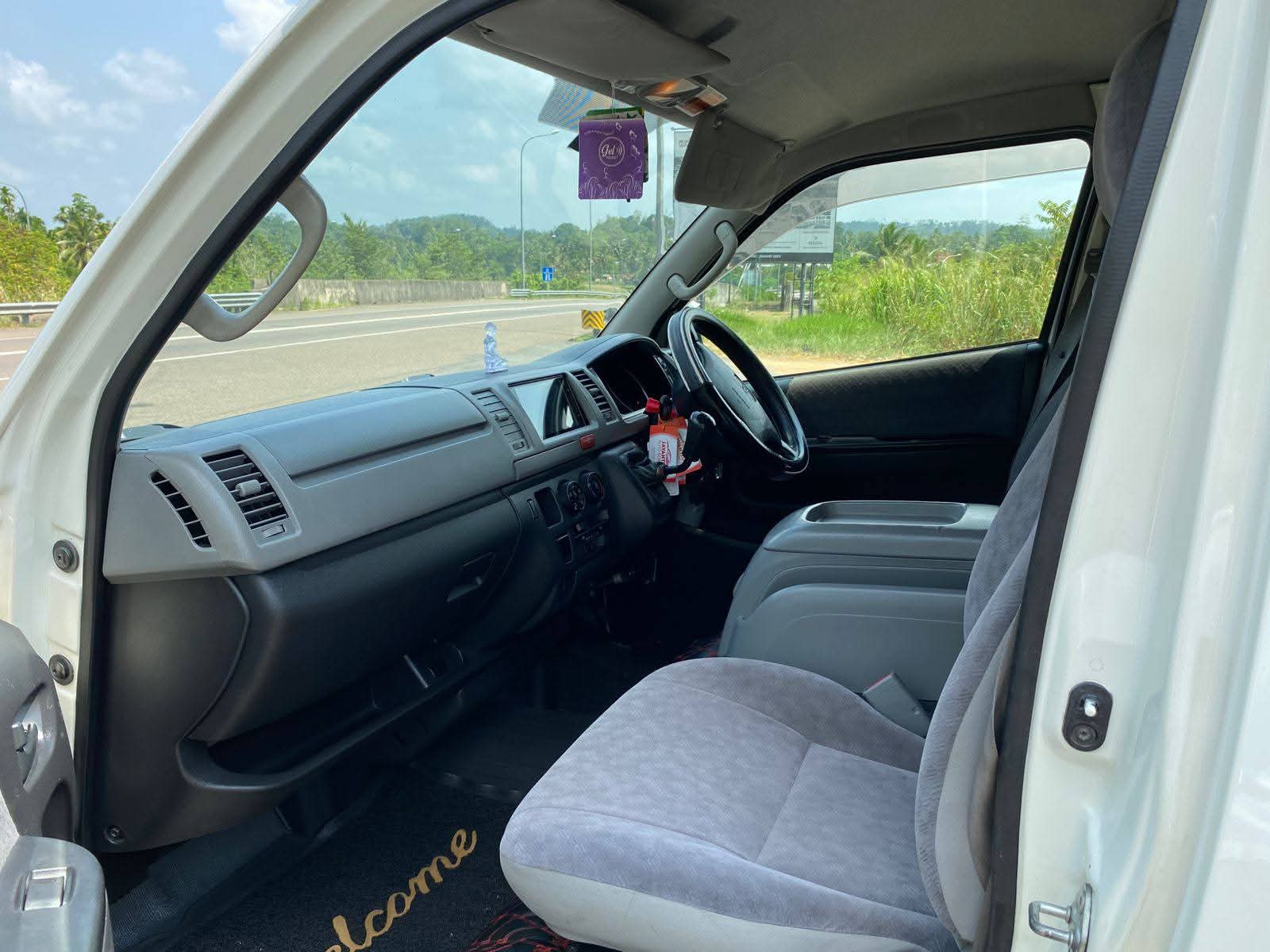 Toyota Hiace 2006 - Used Van sale in Sri Lanka - patpat.lk