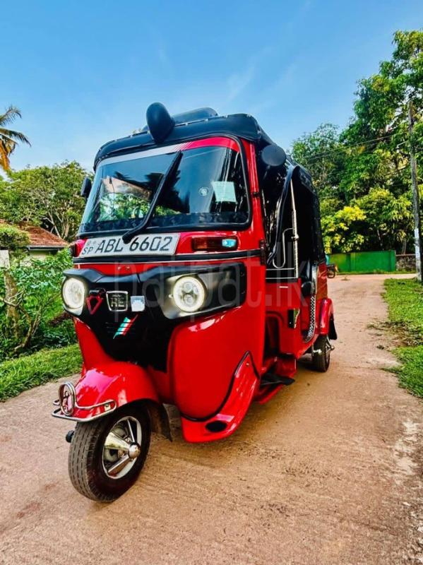 Bajaj 4 stroke 2016 - பயன்படுத்தப்பட்டது முச்சக்கர வண்டி sale in Sri Lanka - patpat.lk