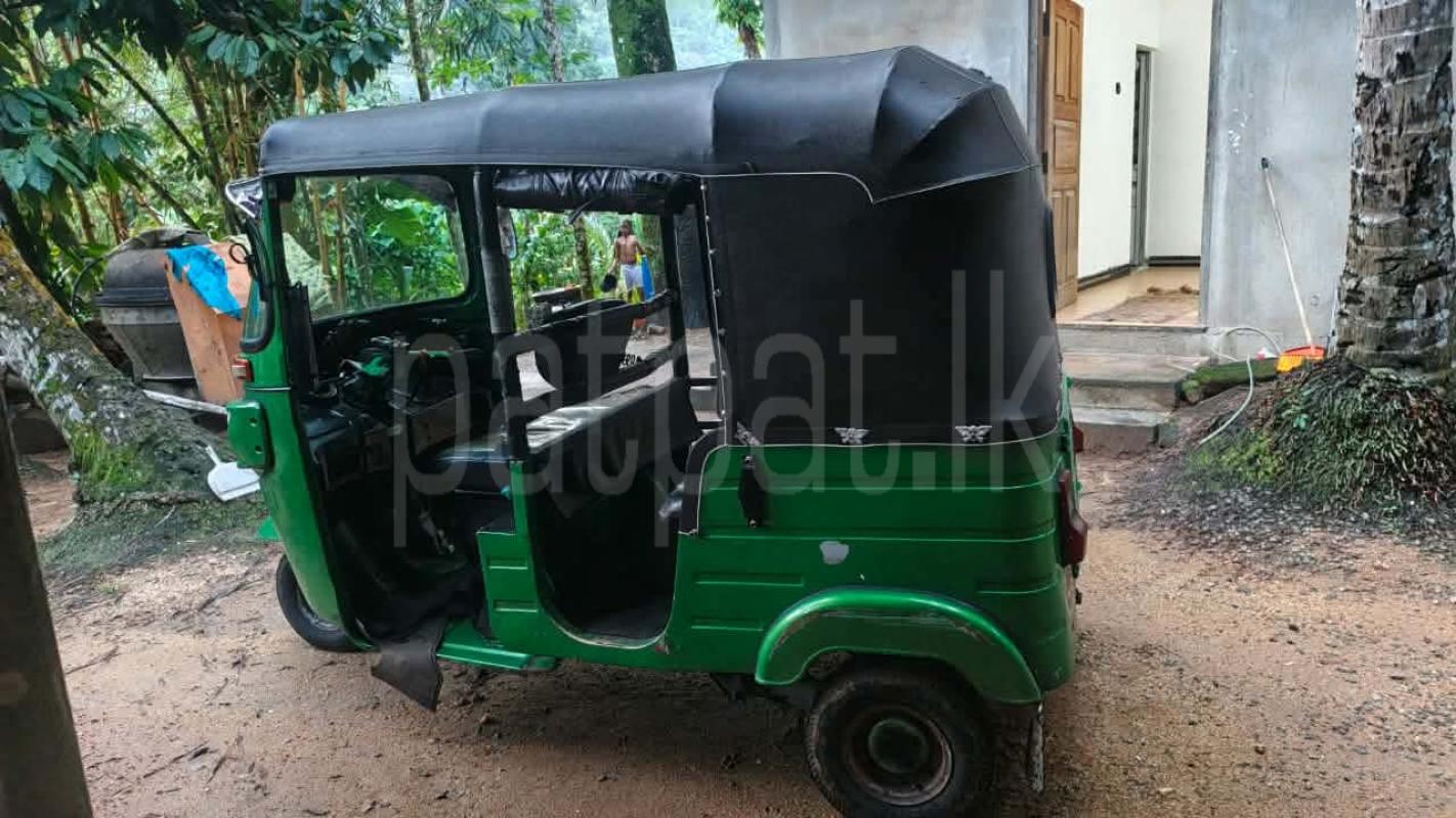 Bajaj Three Wheel 2014 - பயன்படுத்தப்பட்டது முச்சக்கர வண்டி sale in Sri Lanka - patpat.lk
