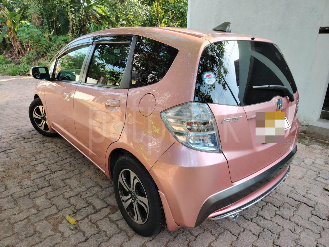 Honda Fit 2013 - பயன்படுத்தப்பட்டது கார் sale in Sri Lanka - patpat.lk