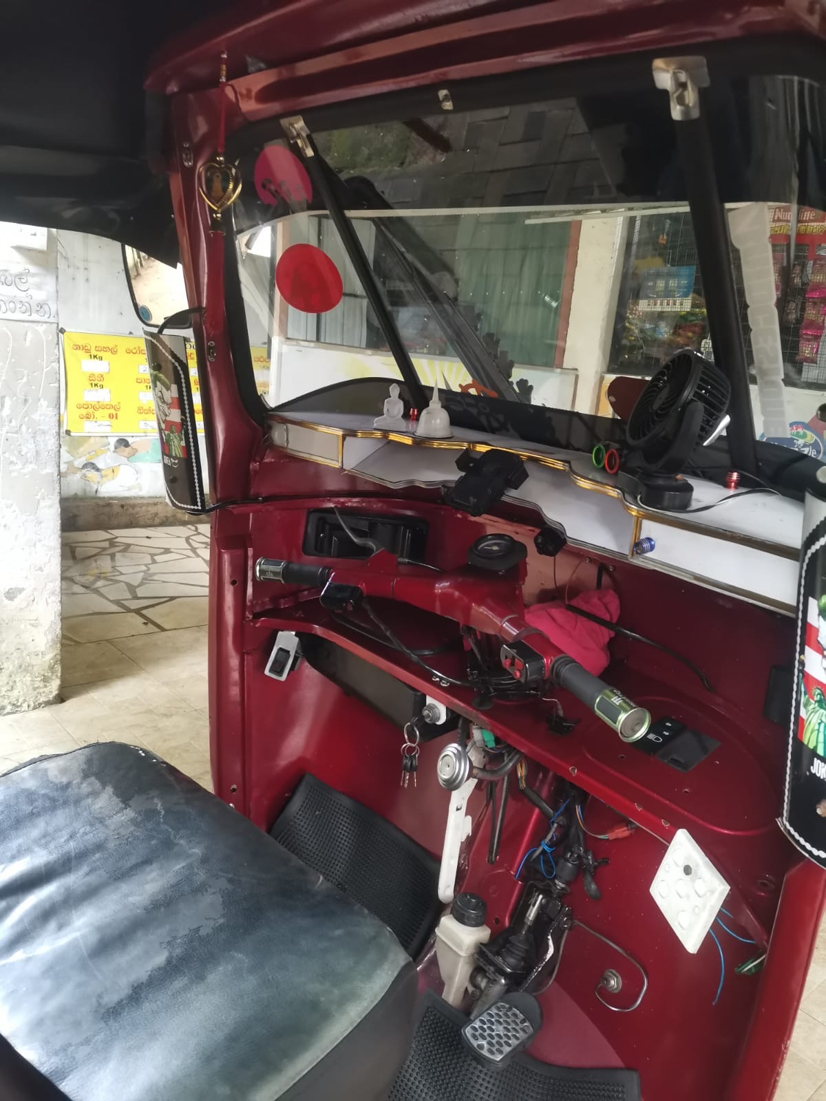 Bajaj Three Wheel 2005 - பயன்படுத்தப்பட்டது முச்சக்கர வண்டி sale in Sri Lanka - patpat.lk