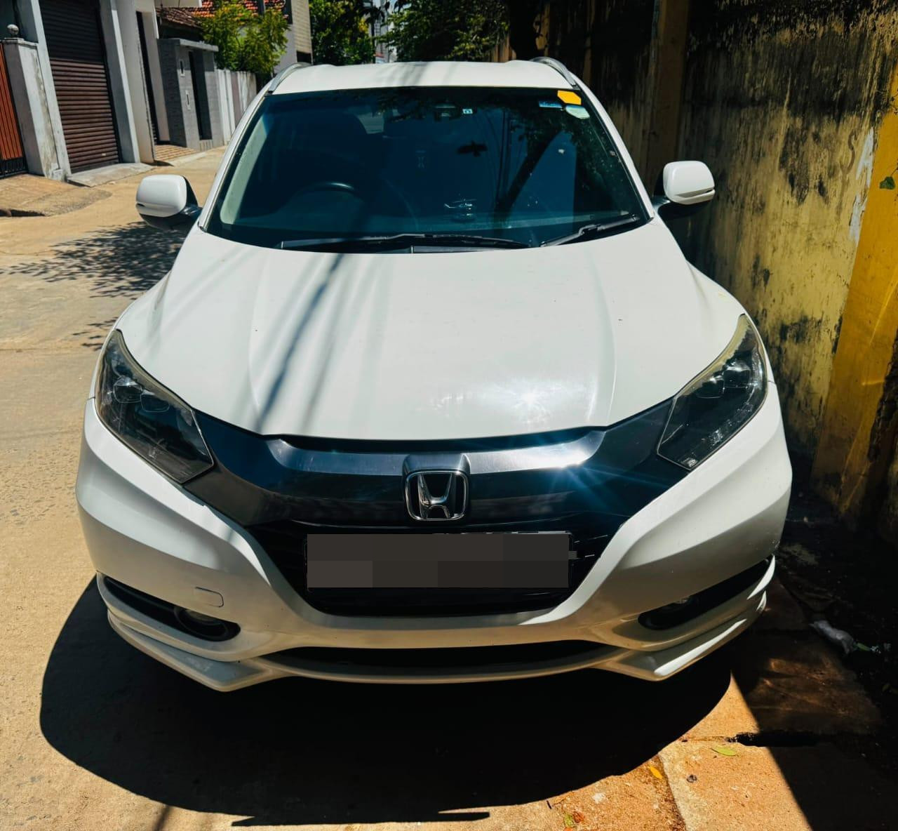Honda Vezel 2014 - භාවිතා කරන ලද SUV රථය sale in Sri Lanka - patpat.lk