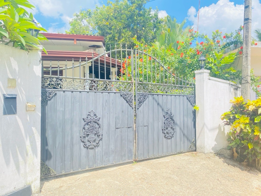 House for Sale in Athurugiriya