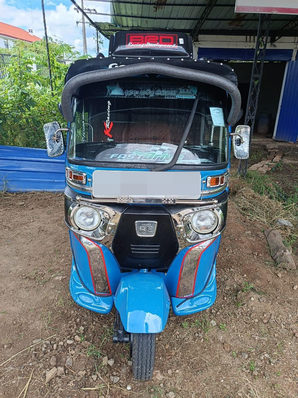 Bajaj Three Wheel 2015 - භාවිතා කරන ලද ත්‍රිරෝද රථය sale in Sri Lanka - patpat.lk
