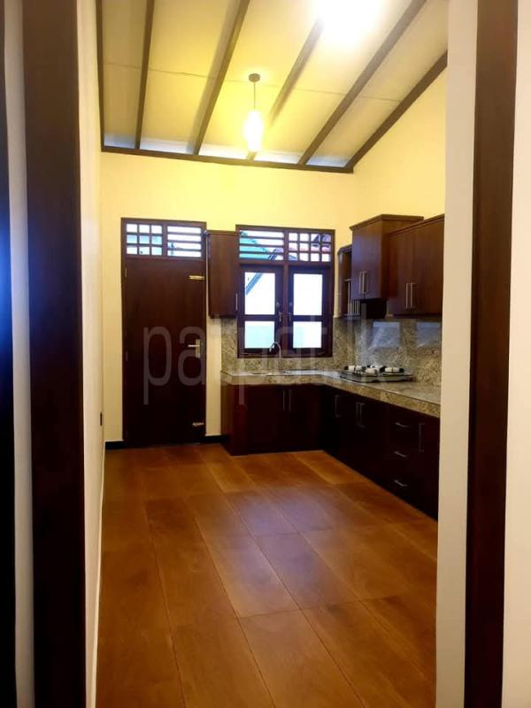 House for Sale in Athurugiriya