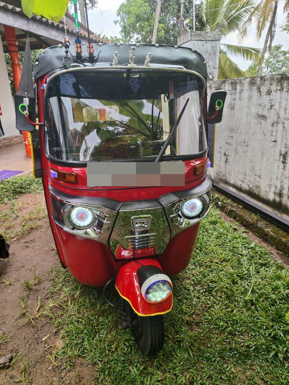 Bajaj Three Wheel 2015 - பயன்படுத்தப்பட்டது முச்சக்கர வண்டி sale in Sri Lanka - patpat.lk