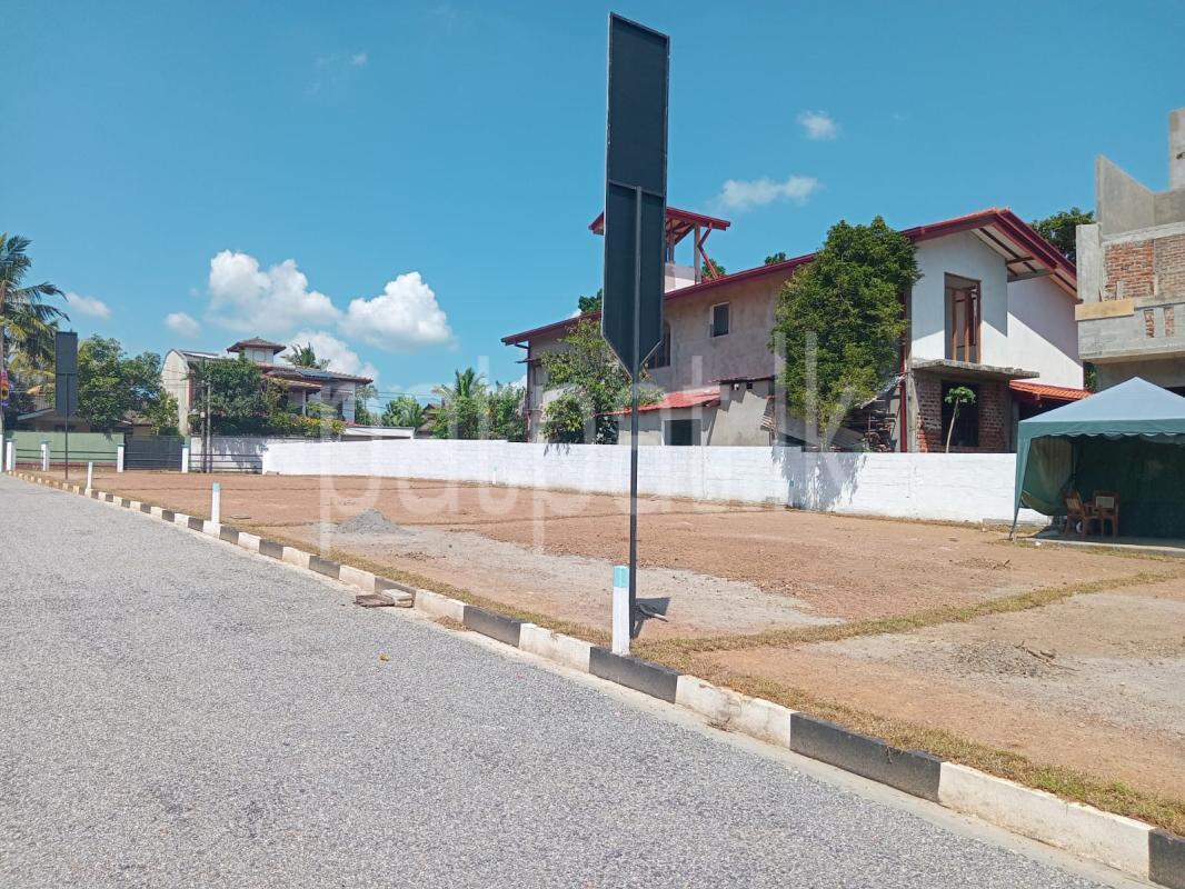 Residential Land for Sale in Talawatugoda