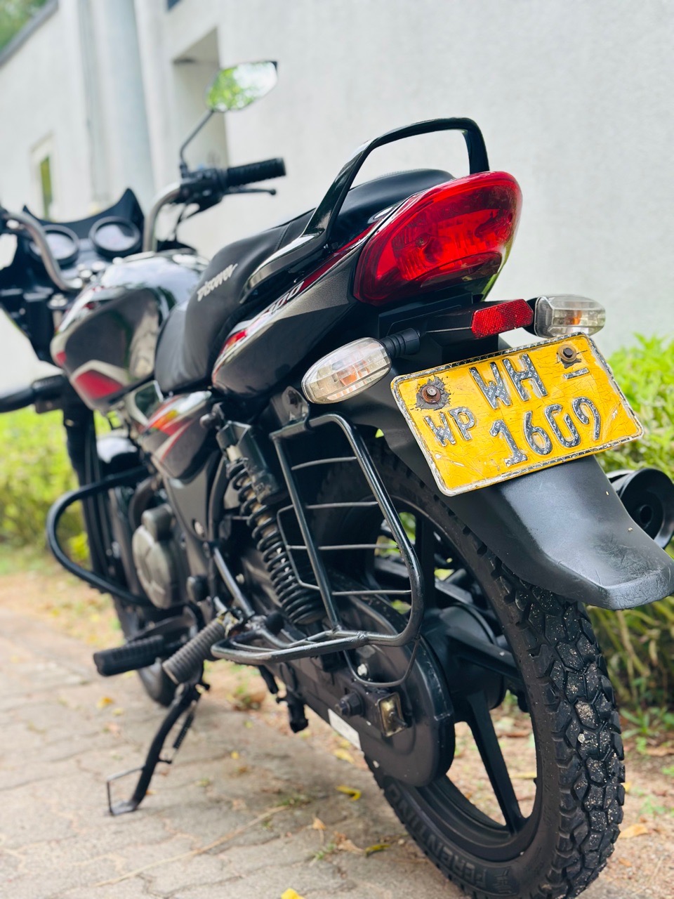 Bajaj Discover 2011 - பயன்படுத்தப்பட்டது பைக் sale in Sri Lanka - patpat.lk