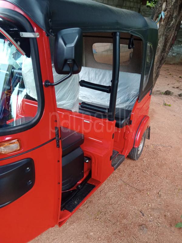 Bajaj Three Wheel 2026 - பயன்படுத்தப்பட்டது முச்சக்கர வண்டி sale in Sri Lanka - patpat.lk