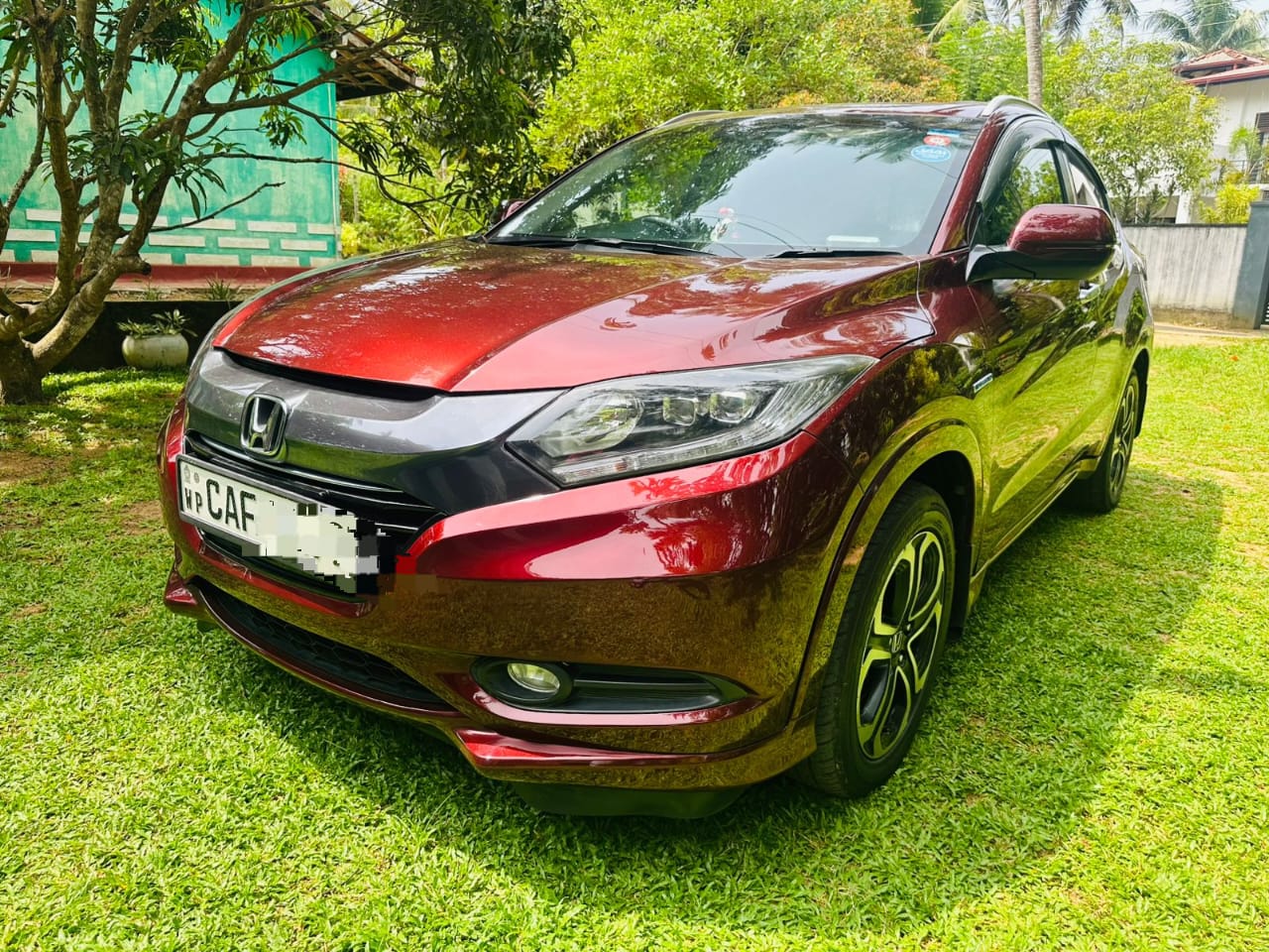 Honda Vezel 2015 - பயன்படுத்தப்பட்டது SUV sale in Sri Lanka - patpat.lk
