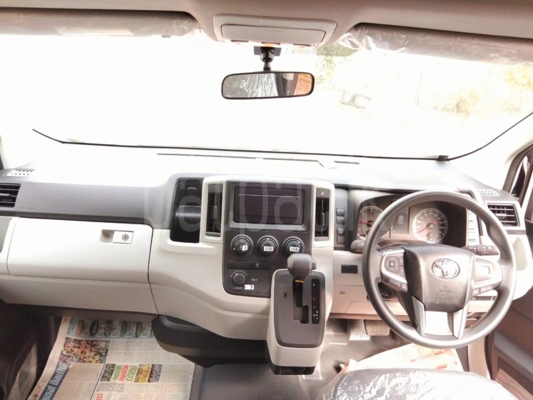 Toyota Commuter 2025 - අලුත් වෑන් රථය sale in Sri Lanka - patpat.lk