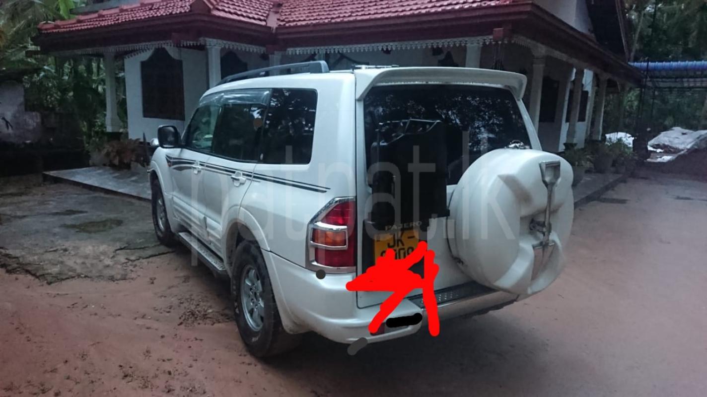 Mitsubishi Montero 2001 - பயன்படுத்தப்பட்டது SUV sale in Sri Lanka - patpat.lk